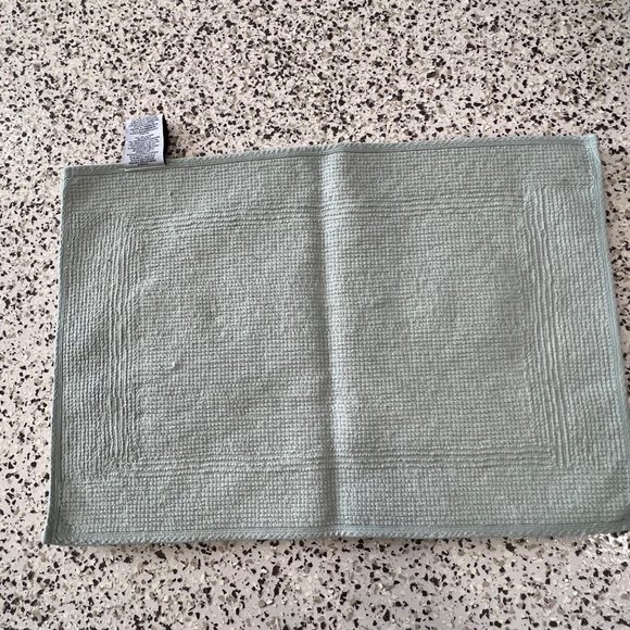 Kohl's Pure Cotton Bath Rug 17" x 24" Toilet Lid Cover Rectangle Green Soft NEW - Picture 2 of 5